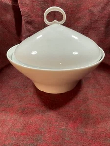 Gedeckte weiße Servierschale von Porsgrunds of Norway. Skandinavisches Design. - Bild 1 von 8