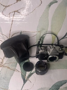 Fujica ST605 35mm Film M42-Mount SLR Camera Made in Japan - Picture 1 of 8