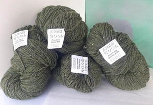 Kerry Woollen Mills Aran Yarn 200g 365yds each 4 Skeins Green 100% Pure New Wool - Picture 1 of 7