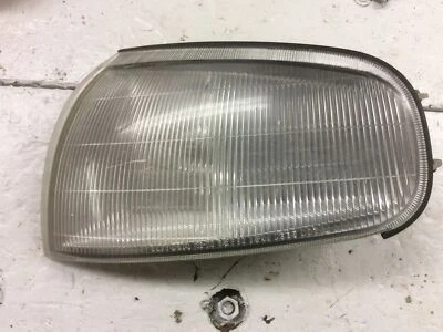 Conjunto de luz de estacionamiento original izquierda usada para Toyota Camry 1992-1994 Foto 1 de 4