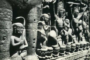 Cambodia Angkor Wat Vat Archaeological Site Old Amateur Snapshot Photo 1934 - Picture 1 of 3