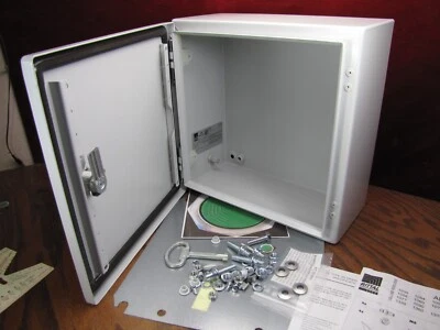 Armário de aço carbono Rittal 12x12x6 NEMA porta articulada à prova d'água WM121206NC - NOVO NA CAIXA - Imagem 1 de 4