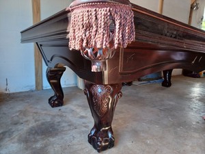 Brunswick Billiards pool table 4 1/2 x 9 ft