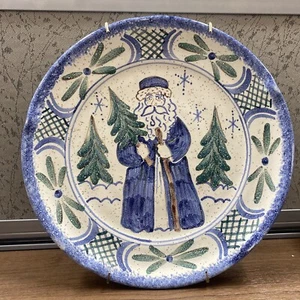 Vintage Primitive 2002 Nancy Gertig Steinzeug Keramikteller Weihnachtsmann mit Baum signiert - Bild 1 von 6