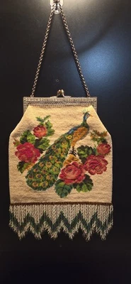 ANTIGUO BOLSO DE MANO MONEDERO CON MICRO CUENTAS DE PAVO REAL VICTORIANO DE PRINCIPIOS DE 1900 Foto 1 de 4