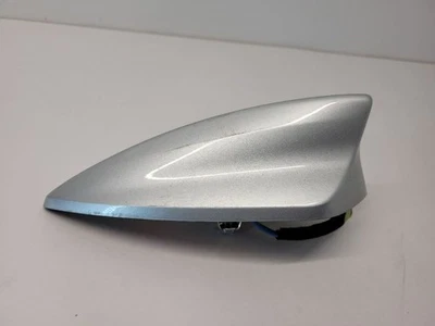 Chevrolet Malibu 2016-2018 techo MTD aleta de tiburón plateado  Foto 1 de 4