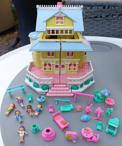 Vintage Polly Pocket 1995 Clubhouse Pop Up Party Spielhaus Pollyville Bluebird - Bild 1 von 9