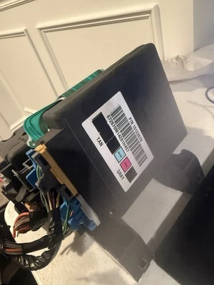 GMC Envoy 2004-2005 motor de caja de fusibles OEM 15122670 Foto 1 de 3