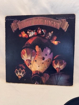Three Dog Night Around the World 1973 2xLP Pop Rock Vinyl Record DUN-50138 Foto 1 de 4
