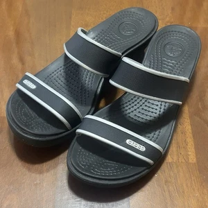 Crocs Double Strap Women’s Size 7 Wedge Sandals Black With Silver Trim Comfort - Picture 1 of 10