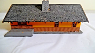 Tyco Ho Plastic Station Used Sold As Shown - Image 1 of 4