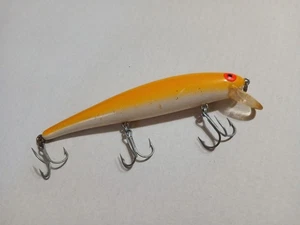 RARE 1980S Bomber Screw Tail Long A Fishing Lure 15A COLOR C LECTOR WHITE YELLOW - Picture 1 of 13