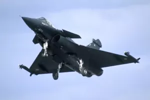 Sin marca 1/144 francés Dassault Rafale M Jet Fighter kit Guerra Fría kit en bolsas - Imagen 1 de 3
