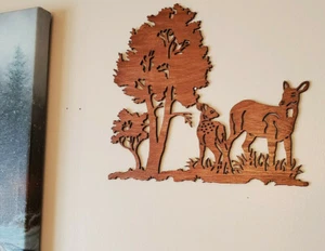 Hermoso ciervo hecho a medida con acento de árboles para tus arreglos de fotos.  - Imagen 1 de 2