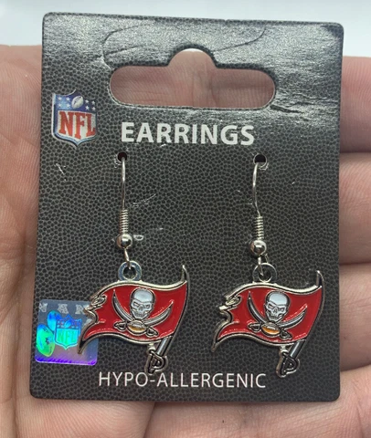 NFL Official Tampa Bay Buccaneers Hypo-Allergenic Hook Earrings NWT Cover