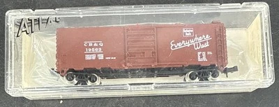 N Atlas 3434 40' Standard Boxcar, Burlington CB&Q L/N In Box With Rapido Coupler - Image 1 of 4
