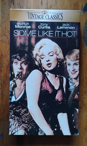 Some Like It Hot (1959) VHS 1997 Marilyn Monroe - Bild 1 von 3