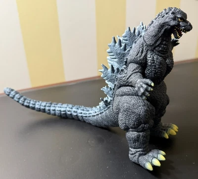 Movie Monster Series Godzilla 1998 Vinyl Figure Bandai Japanese 6” Figure 61502 - Image 1 of 4
