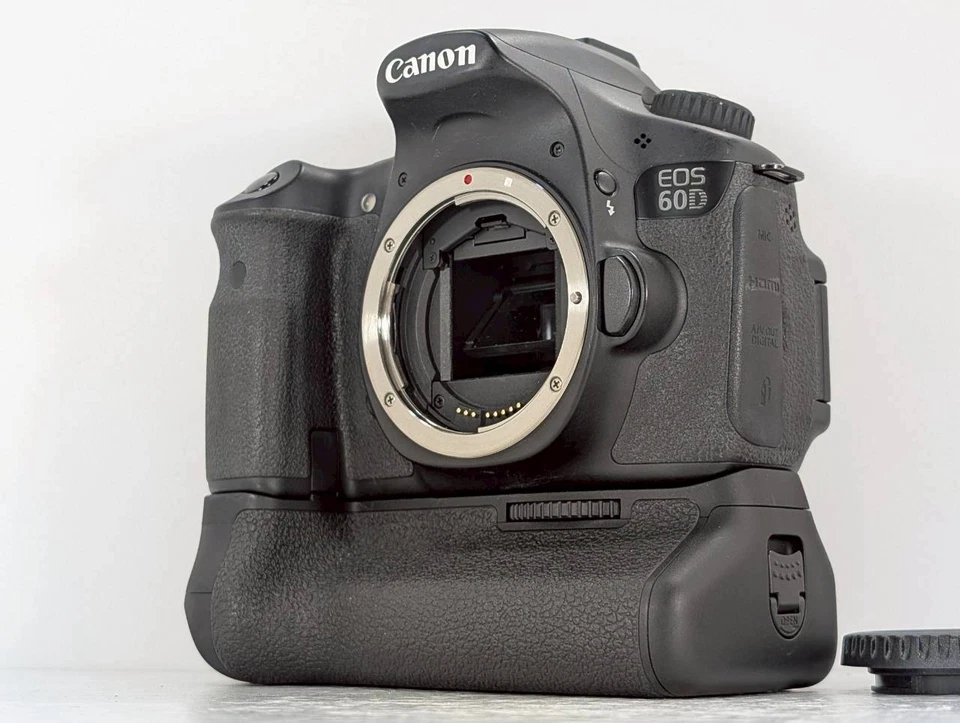 [Near Mint] Canon EOS 60D DSLR Digital SLR Camera Body w/ BG-E9 from JAPAN - Image 1 of 4