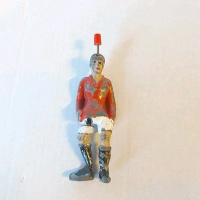Tipp Kick Ersatz Kicker Rot Weiß ❤🤍 Spieler Fußballer Metall Figur 1960's alt - Bild 1 von 4