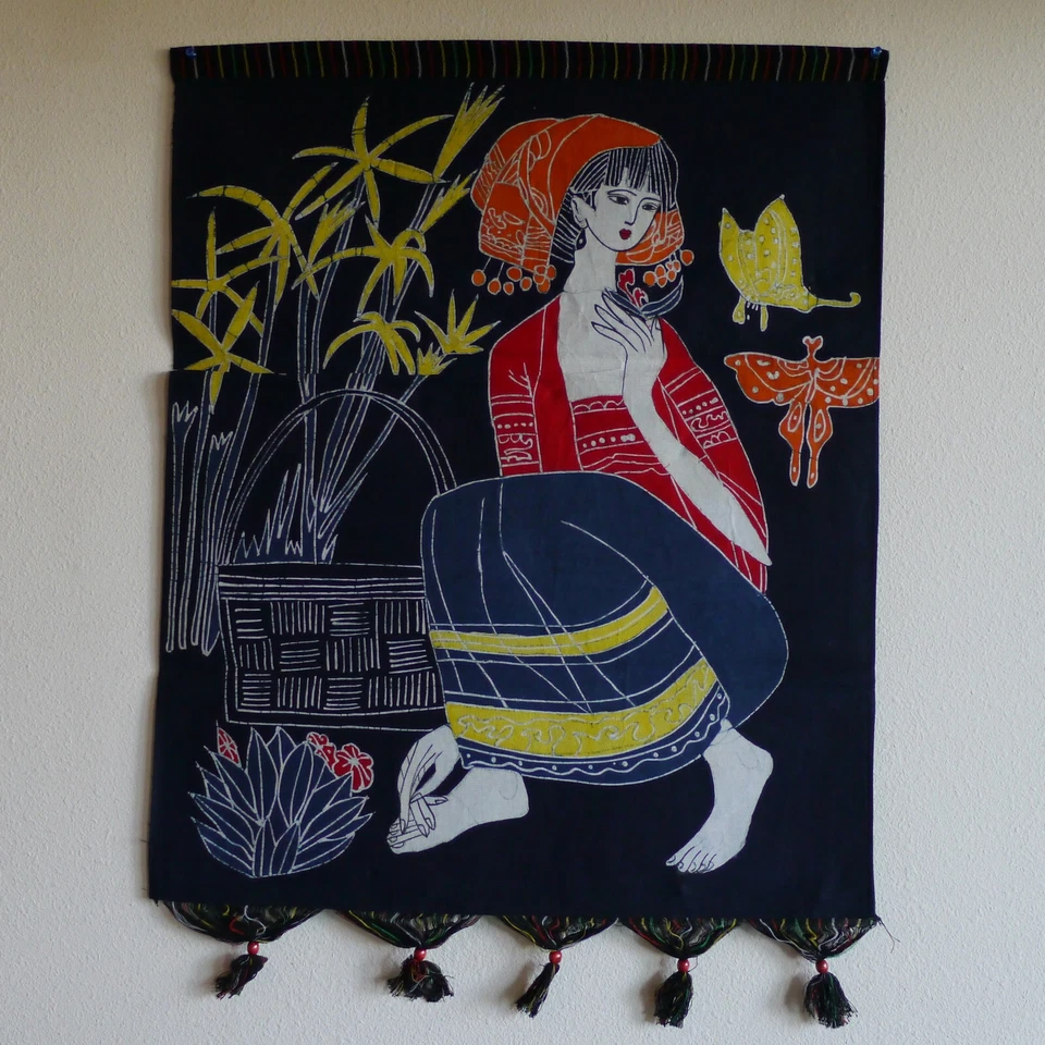 Hermosa pintura batik asiática para colgar en la pared diosa asiática con flor Foto 1 de 1