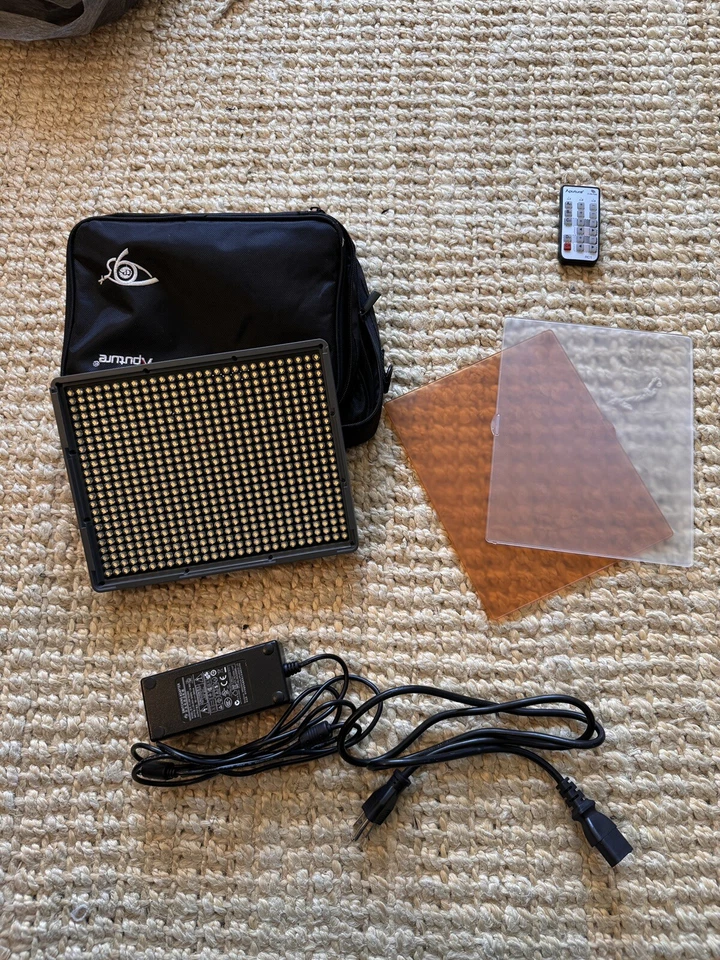 Luz LED de video para cámara Aputure Amaran HR672W CRI95+ - SKU#1469475 Foto 1 de 2