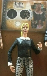 BUFFY VAMPIRE ANYA JENKINS MASSGESCHNEIDERTE FIGUR TINTENARBEITEN REQUISITENKARTE INKL. VILLIANS EICHE - Bild 1 von 2