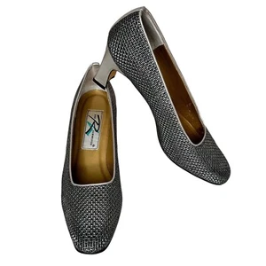 Ros Hommerson Silver Chainlink On Trend Leather Pumps Sz 8.5N - Picture 1 of 13