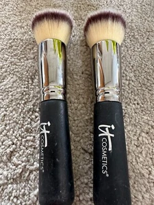 Neu 2 It Cosmetics Heavenly Luxe Flat Top Poling Foundation Pinsel Nr. 6 Make-up - Bild 1 von 5