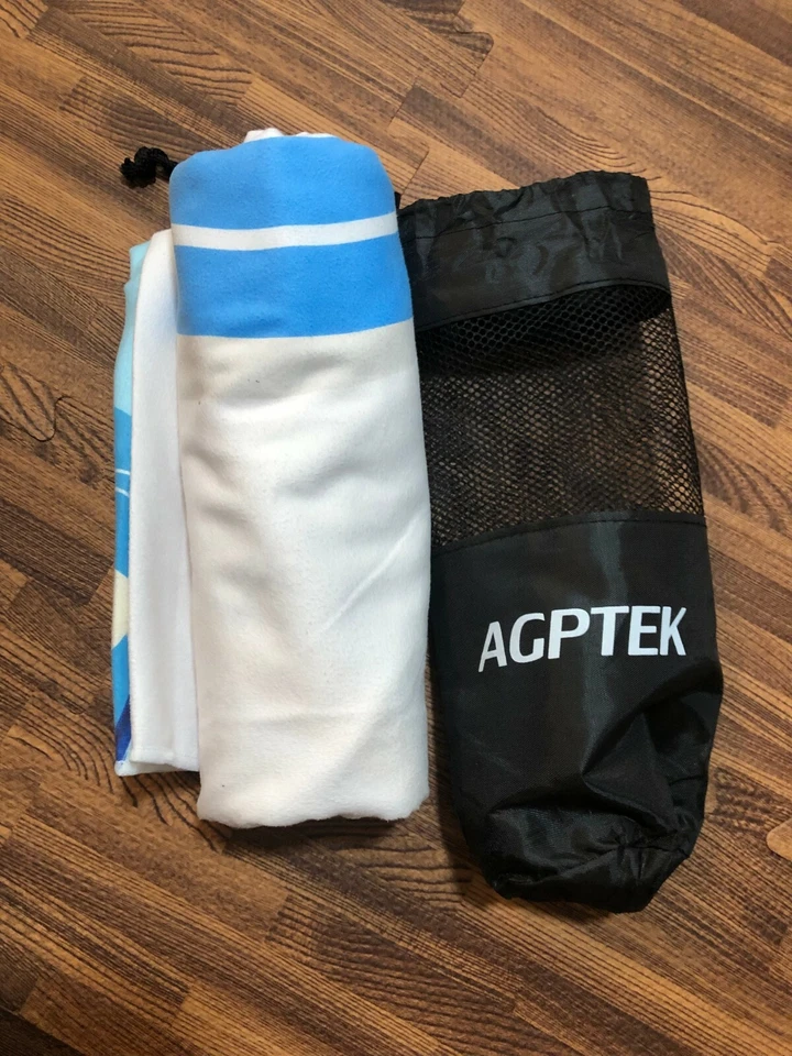 AGPTEK Microfiber Beach Travel Towel Quick Dry Sand-Free Size 68”x30” + Pouch - Image 1 of 4