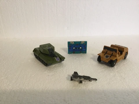 Vintage 1987 Transformers G1 SQUAWKTALK G1 Swindle, G1 Brawl Bruticus Bundle Cover
