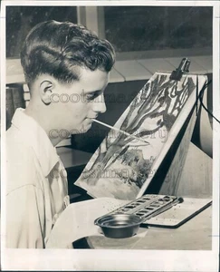 1954 Press Photo 1950s Male Polio Victim Paints Watercolors With Brush in Mouth - Picture 1 of 2