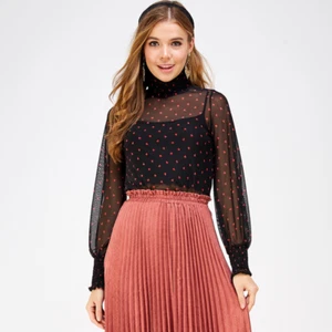 Faithful Mesh Heart Top (White/Black) - Picture 1 of 5