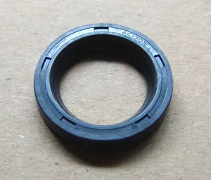 Kawasaki Main Driveshaft Oil Seal BN125 Eliminator KH125 KE100 KX80 KD80 KX125 - Picture 1 of 1