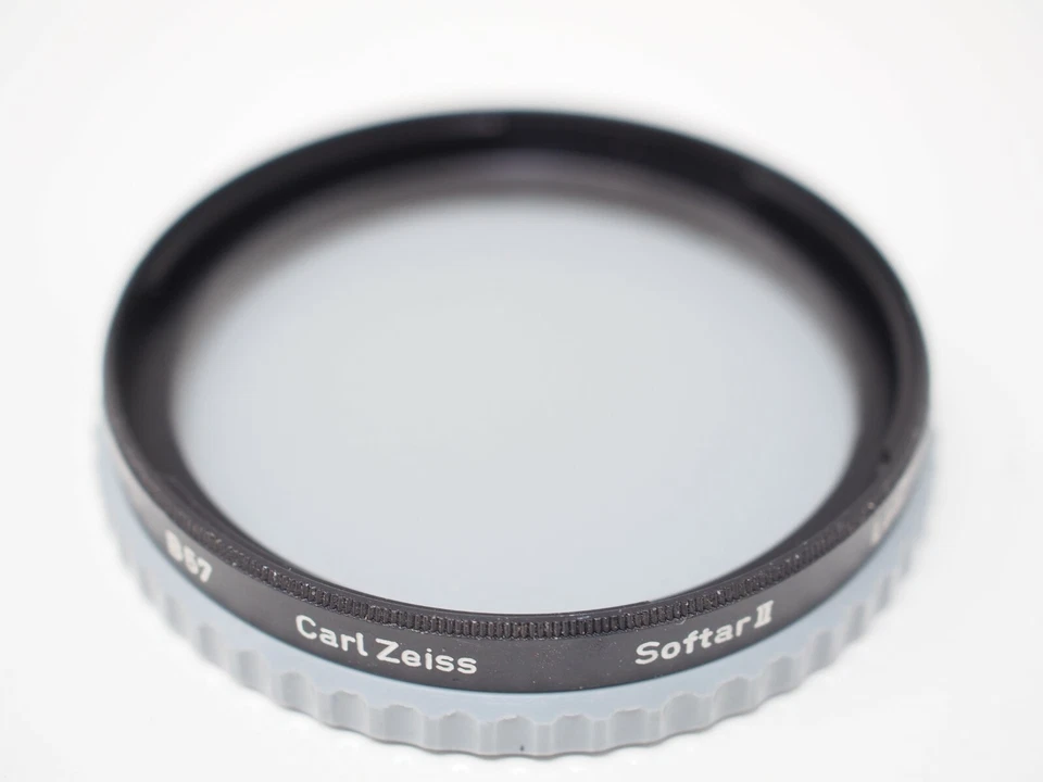 Hasselblad Bay 50 Softar II Soft Focus Filter - Image 1 of 1