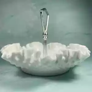 Plato de caramelo vintage Fenton de vidrio con leche Hobnail Bon-Bon con mango plateado - Imagen 1 de 11