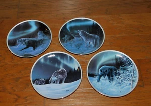Unter den Nordlichtern Wolf Teller 4er Set signiert Desmond McCaffrey 8" Wölfe - Bild 1 von 16