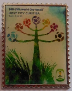 Fußball WM 2014 Curitiba Offizieller Host City Pin Anstecker Brazil Plakat FP114 - Bild 1 von 2