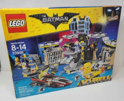BRAND NEW SEALED RETIRED LEGO The Batman Movie: Batcave Break-in (70909) - Image 1 of 2