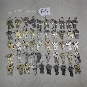KEY LOT 100x VINTAGE BRASS CHICAGO KF & EC KEYS LOCKS ATV MARINE MOTORCYCLES K5 - Picture 1 of 14