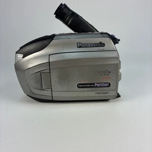 Panasonic Palmsight PV-L759D 4" LCD 300x Digital Palmcorder Camcorder For Parts - Picture 1 of 8