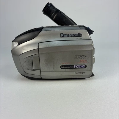 Panasonic Palmsight PV-L759D 4" LCD 300x Digital Palmcorder Camcorder For Parts - Image 1 of 4