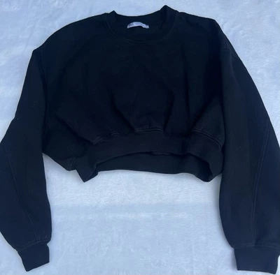 Sudadera Zara Negra Recortada Manga Larga Talla Mediana Foto 1 de 4