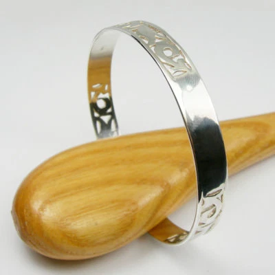 9mm Wide Band Filigree Bangle, Genuine 925 sterling Silver 19.40 grams Foto 1 de 4