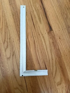 L Square With Level - Picture 1 of 1