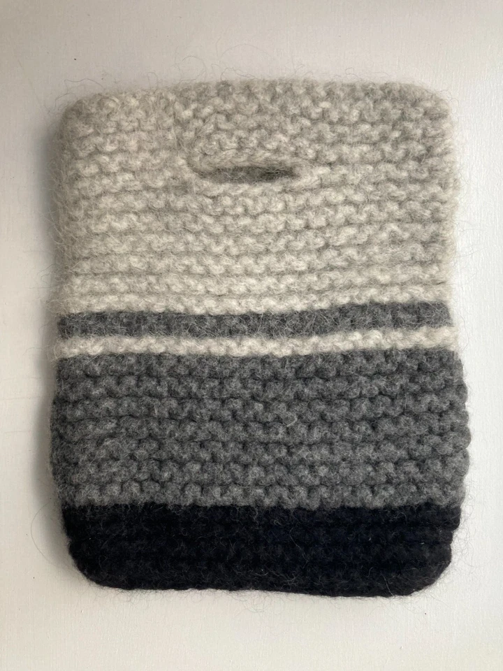 Women Large Gray Wool Hand Woven Handbag Chunky Yarn Knitted/Designer Style - Image 1 of 3