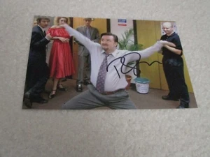 RICKY GERVAIS Signed 4x6 THE OFFICE Photo AUTOGRAPH 1 - Imagen 1 de 1