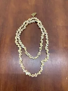Beautiful shell necklace small off white pattern shells Made in the Phillipines - Picture 1 of 8