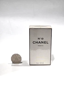 Vintage Chanel No 19 Parfum Spray Bottle 7.5ml New & Sealed Batch 6316 - Picture 1 of 7