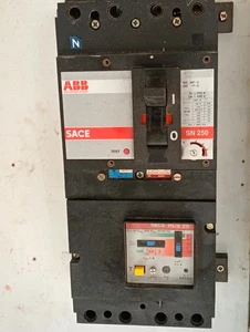 SACE SN250 AUTOMATIKSCHALTER DIFFERENTIAL SACE RCS25 BOX VERSTELLBAR - Bild 1 von 16